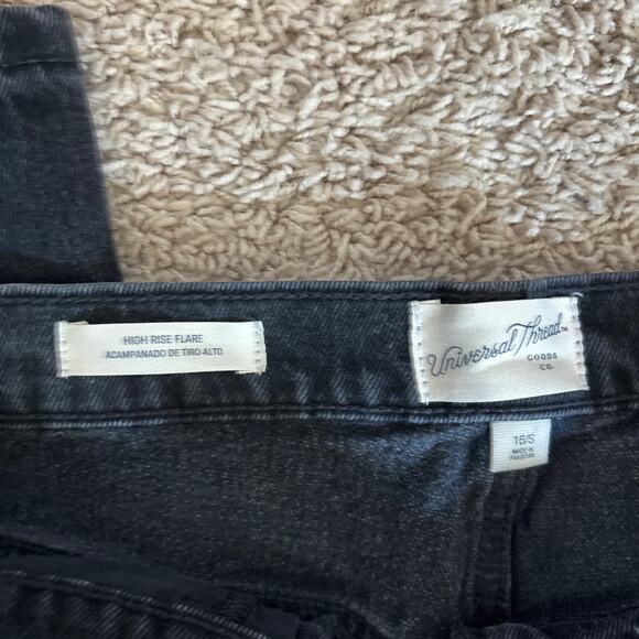 NWT Universal Thread High Rise Flare Leg Jeans Dark Denim Black Women's 16 Short - Picture 3 of 5